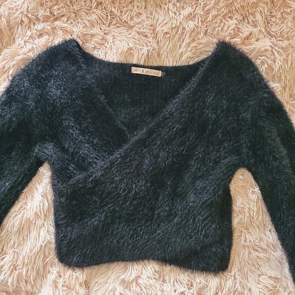 M/L Fuzzy Black Faux Wrap Long sleeved top - Picture 2 of 7